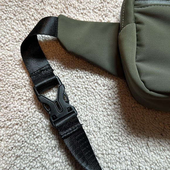 Obe Belt Bag - Picture 3 of 6